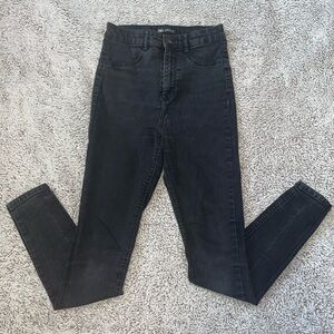 Zara high waisted black skinny jeans. Size USA 04.